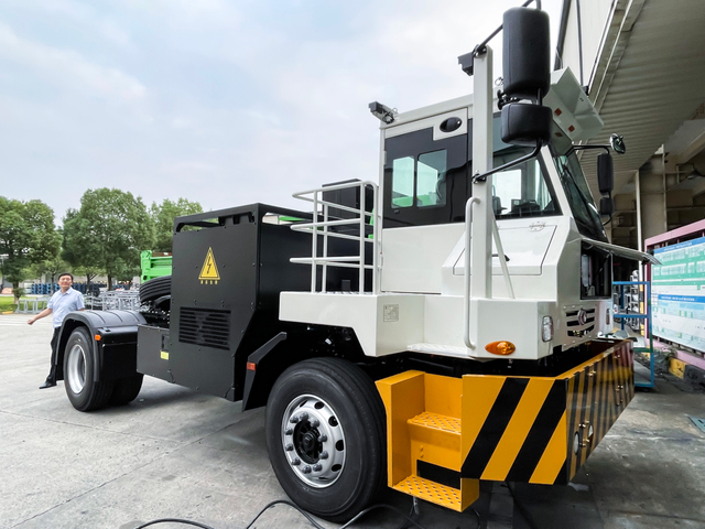 2023 Phong cách hiện đại CAMC Chất lượng cao Giá phù hợp Máy kéo đầu cuối bến