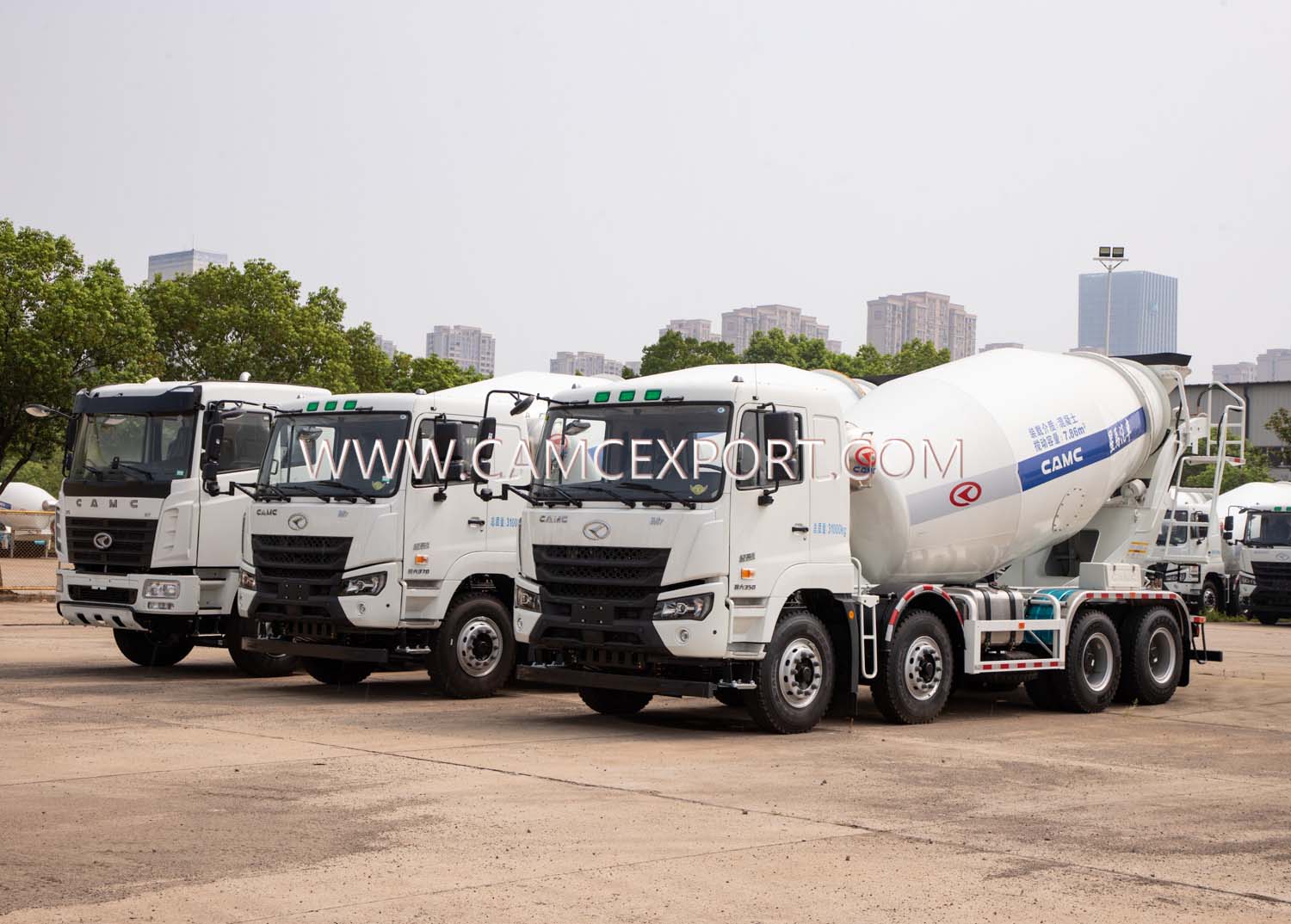 Xe trộn b&ecirc; t&ocirc;ng camc